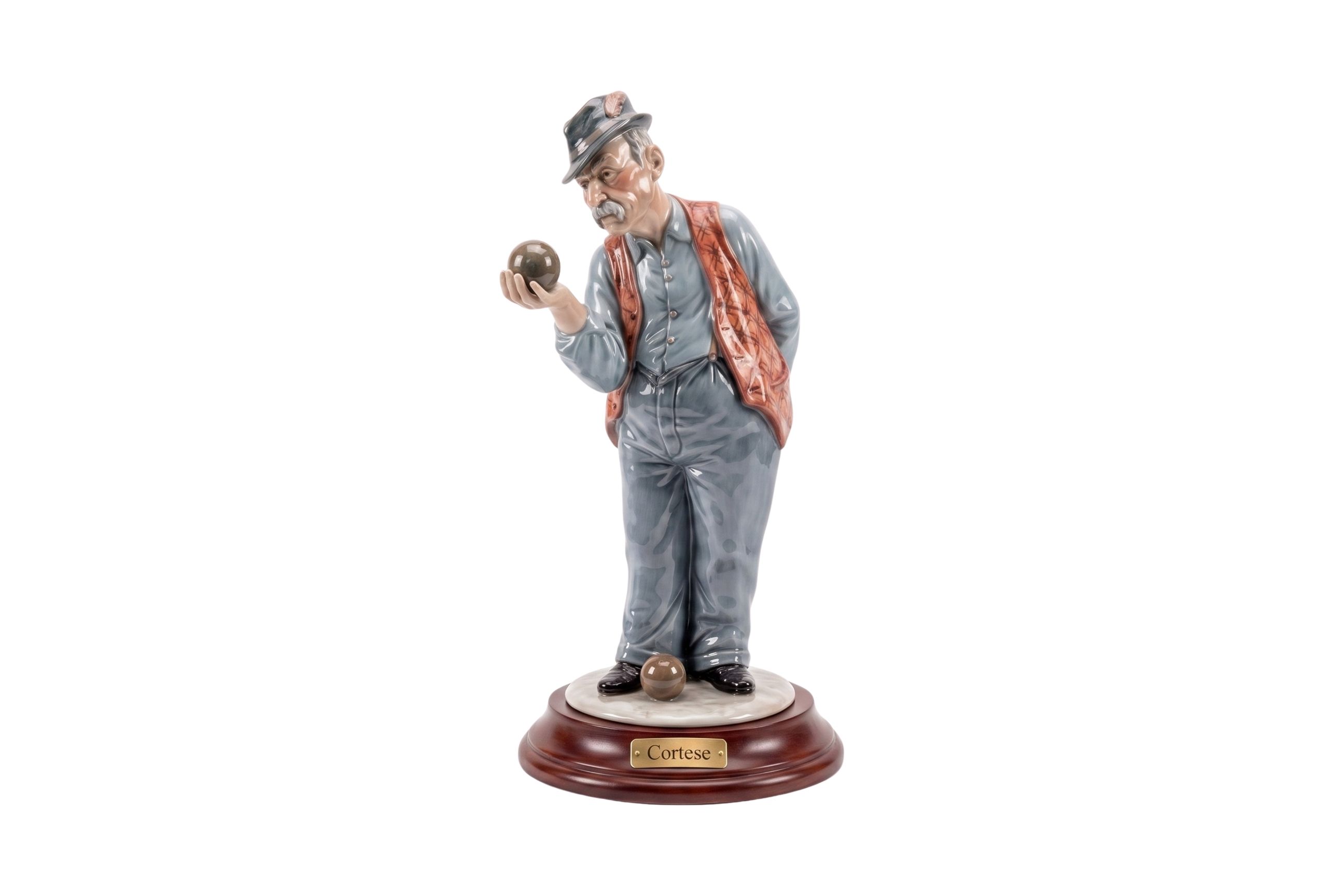 Игрок в бочче с шаром — фарфоровая статуэтка Cortese